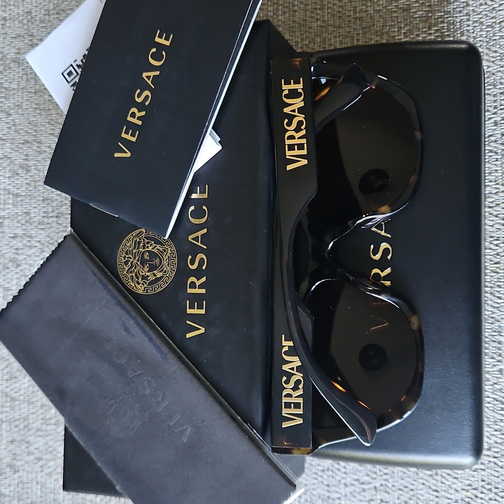 NWT Versace Havana Tortoise Shell Sunglasses Gold Logo Sides